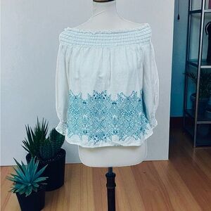Calligraphy Embroidered Off-Shoulder White and Blue Top Size S